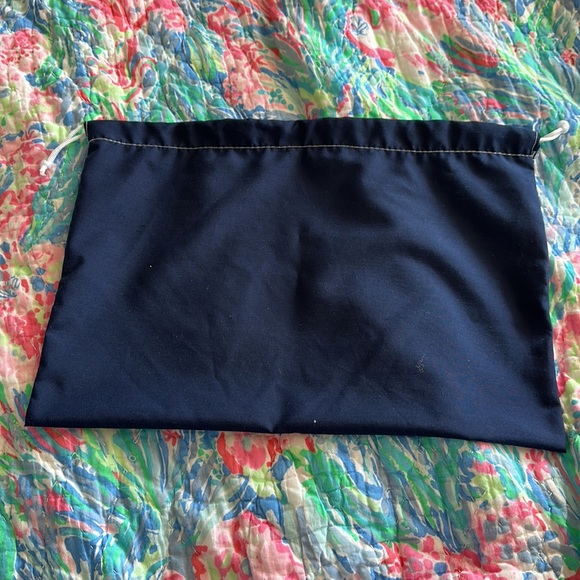 NWOT Vineyard Vines dust bag (2 available) - Picture 2 of 3